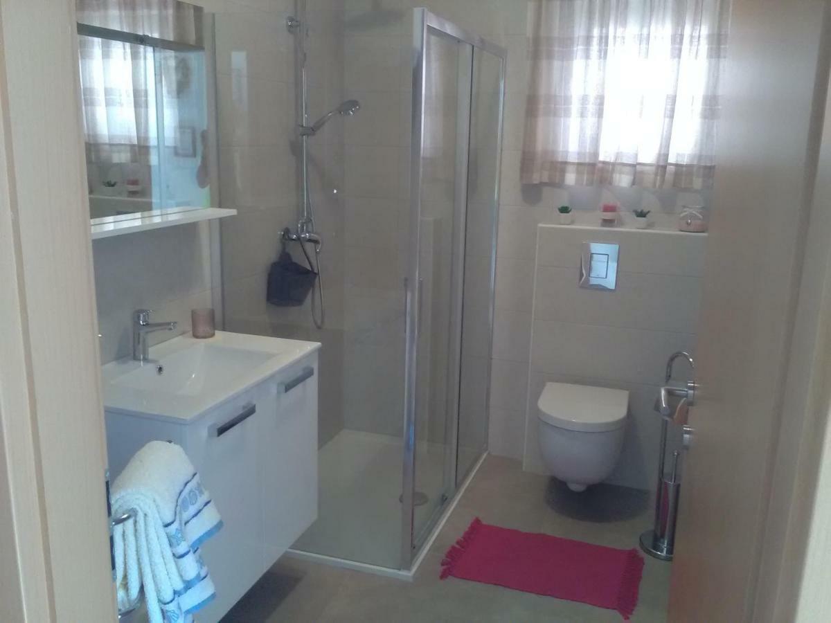Podvrsina1A Rosa Villa Preko Exterior foto